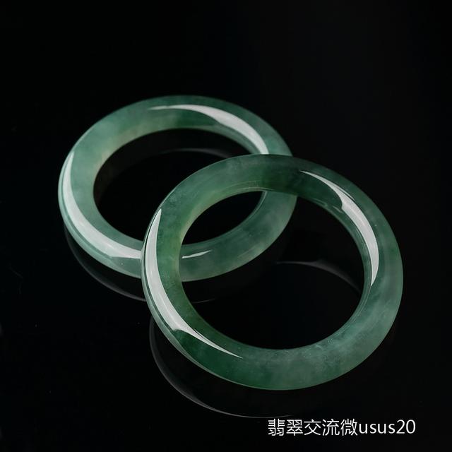 玉手镯用什么方法才能带上,翡翠手镯镯卡住了，拿不下来怎么办？