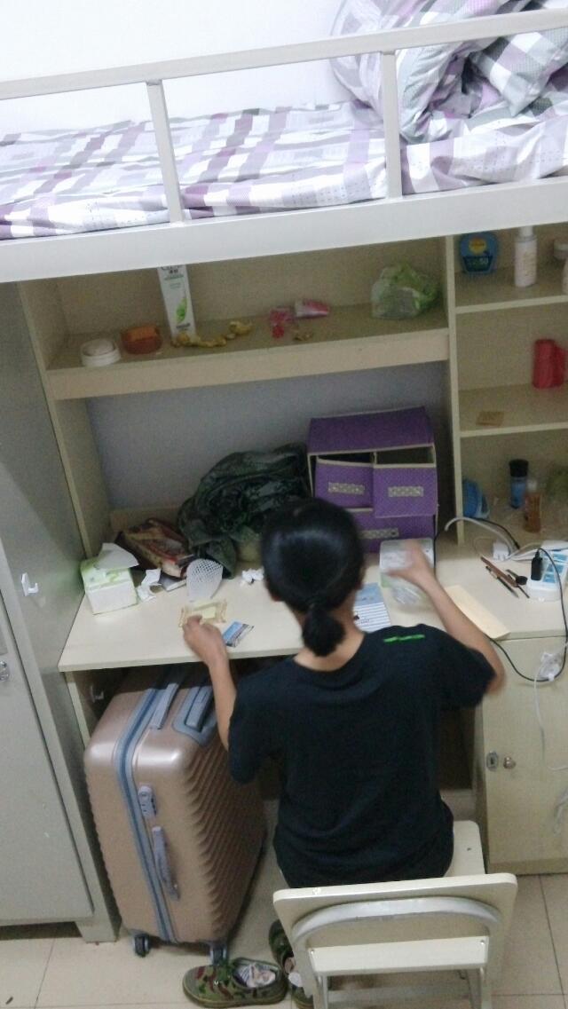 女子宿舍咸湿猫漫画在线:大学女生的宿舍生活内幕是怎样的？