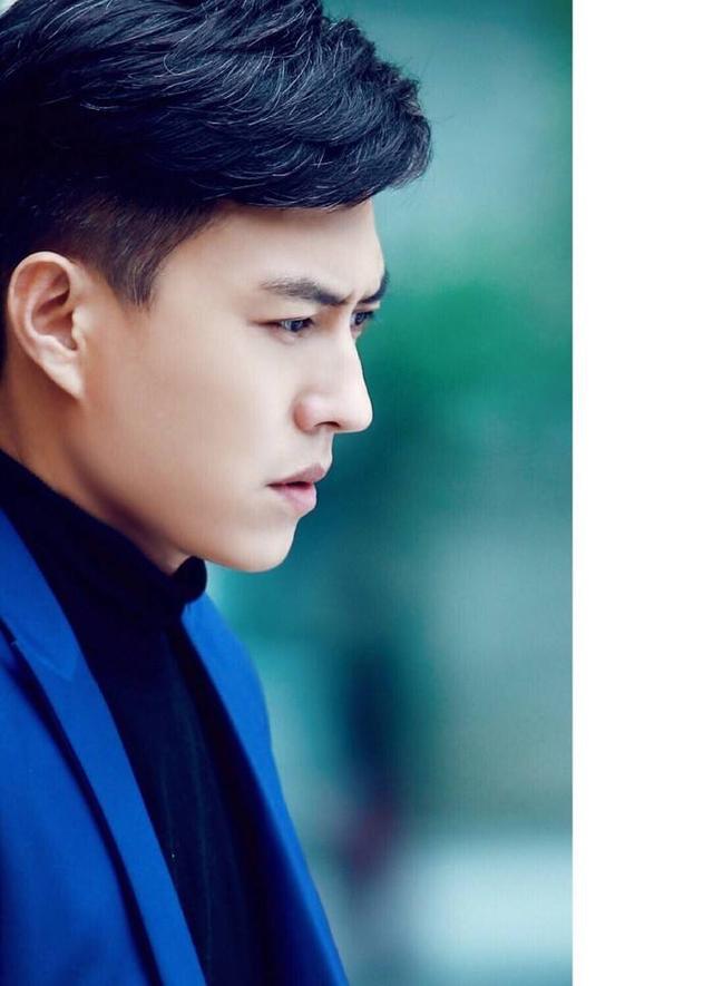 靳东的粉丝们,你们为什么喜欢靳东？
