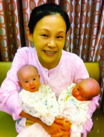 郝蕾双胞胎儿子:生下双胞胎的明星都有谁？