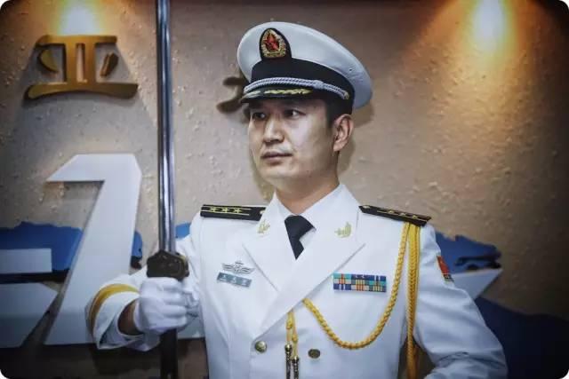 中正剑:为何中国海军军官佩戴汉剑而不是唐横刀？
