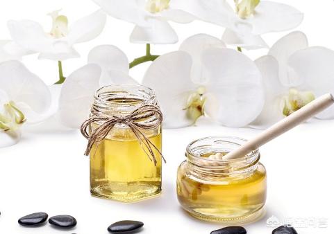 头条问答 女性每天吃一勺蜂蜜 一个月后身体有哪些改善 26个回答