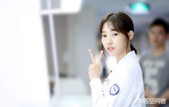 白百何左腿伤自嘲:如何评价白百何的形象与演技？