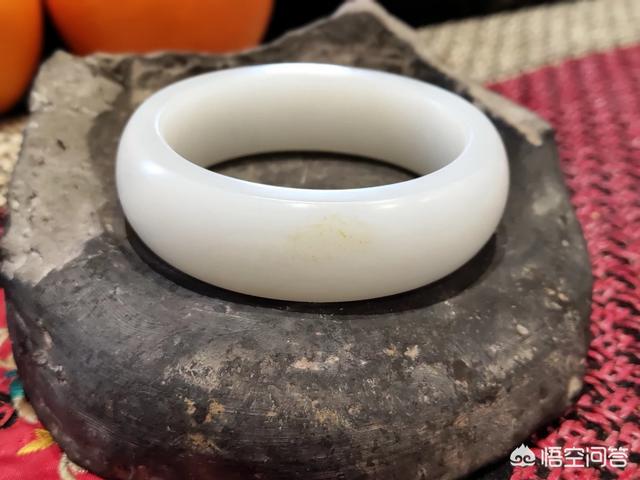 和田玉怎么养出油,和田玉经常盘玩，油性会越好吗？