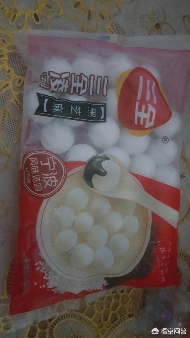 元宵节将至,超市商店里琳琅满目的汤圆该如何选购呢？