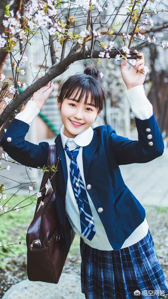 有人认为现在的年轻人缺乏朝气,而有些年纪大的人反而朝气蓬勃隳 