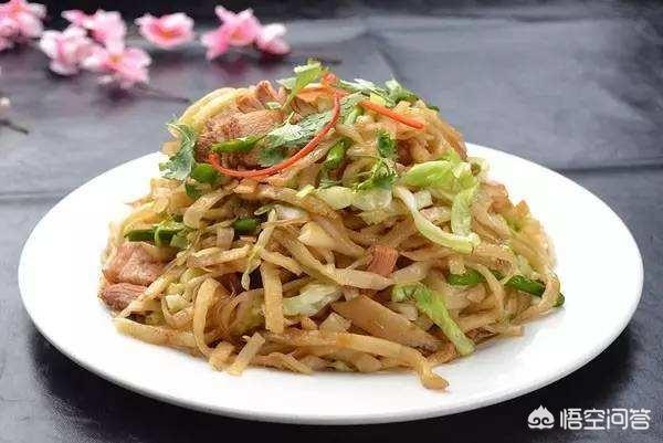 炒饼怎么做好吃，大家都喜欢什么配菜炒饼炒面？