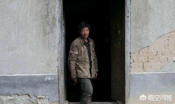 男孩娶狗为妻:作为女人，你认可嫁鸡随鸡嫁狗随狗吗？