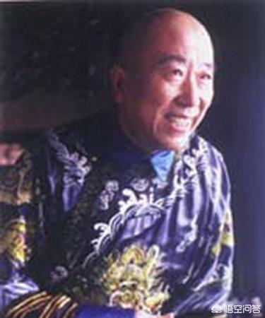 太监如何净身:炎热的夏天，太监的裤子里为何要塞上毛巾？