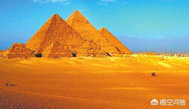 埃及金字塔是谁建造的，埃及金字塔是谁命名的为什么不叫全字塔或者是三角塔呢