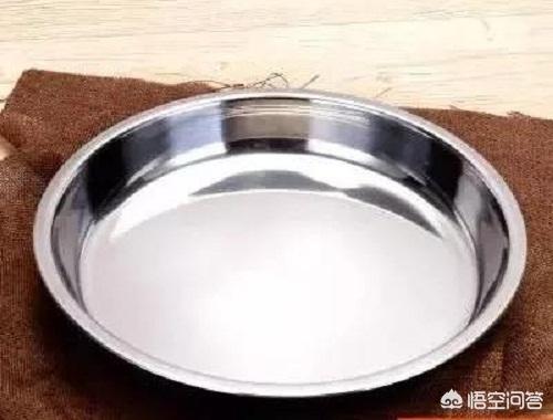 猫咪血尿可以自己好么:猫咪呕吐不止一次有危险吗？