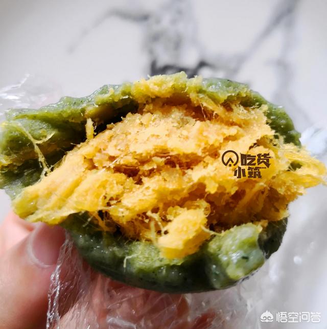 青团是什么地区的传统特色小吃，清明节南方要吃青团，请问青团绿色是用什么食材制作的