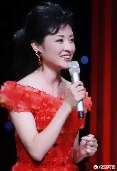 你觉得女主持人中长相甜美、声音好听的都有谁？