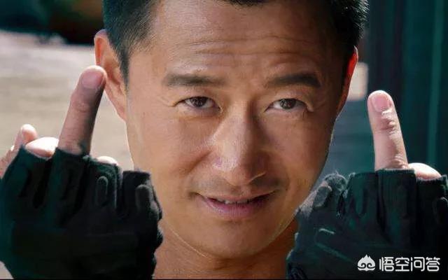 爱情维修站:穿上西装的张晋火了之后，为何票房号召力还不如甄子丹吴京呢