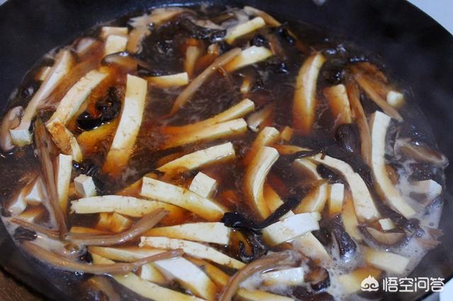 香菇的烹调制作方法都有哪些，香菇木耳豆腐汤的制作方法主要有哪些
