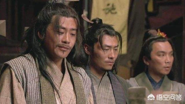 《水浒传》中,作为石碣村阮氏三雄之首的阮小二是怎样一个人,后来因何自刎？