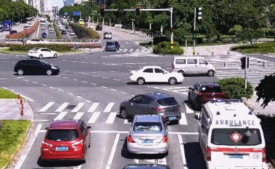 闯红灯姑娘(闯红灯姑娘叫什么名字)