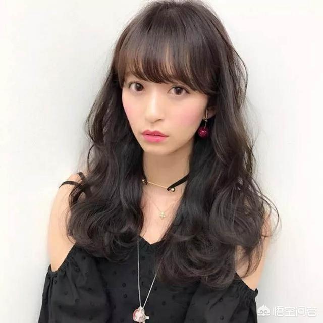 刘海图片:三十岁的女人还适合留刘海吗？适合留哪种刘海？