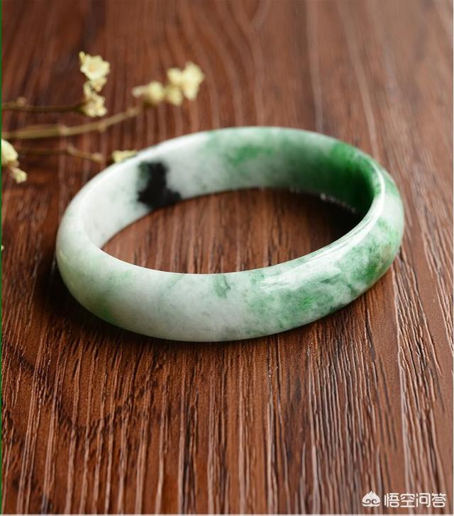 五六千元能买到什么翡翠手镯,一千元的冰种翡翠手镯想要吗？能要吗？