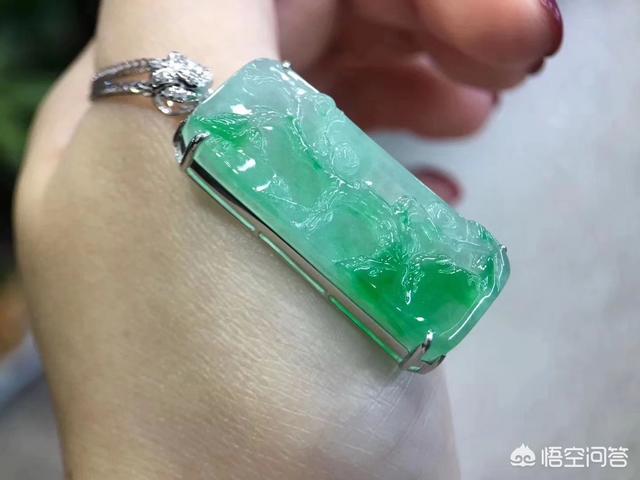 冰糯种翡翠属于什么档次,冰糯种属于翡翠的哪一个档次？