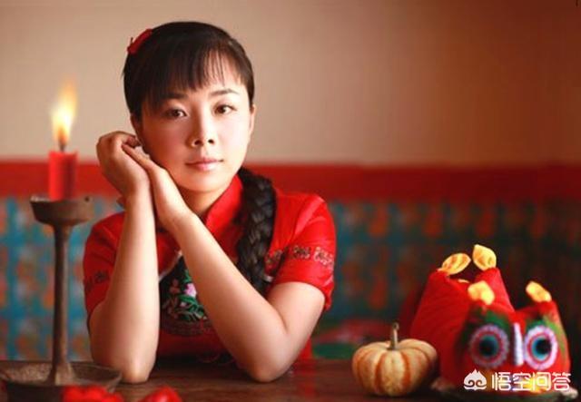 王二妮老公李飞简历:在《星光大道》成名的素人王二妮，现在过的怎样了？
