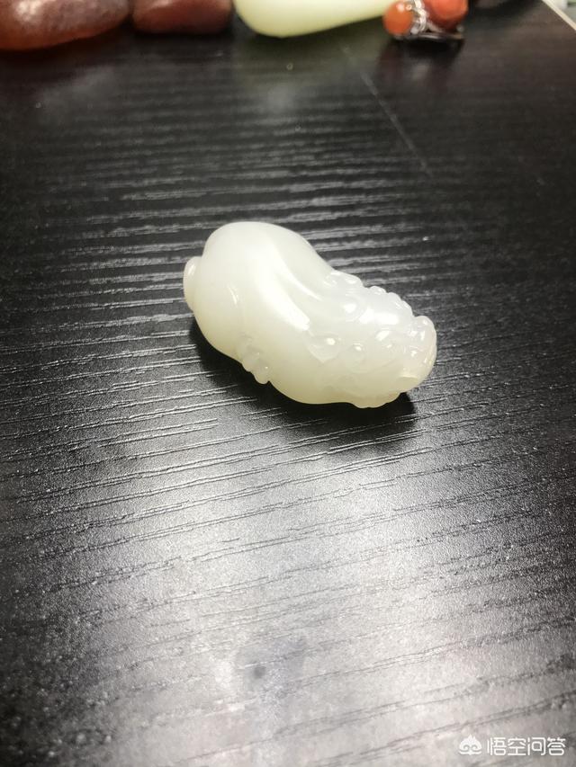 男士适合戴什么玉挂件,想要买一个男士玉石貔貅吊坠，该怎样选择？