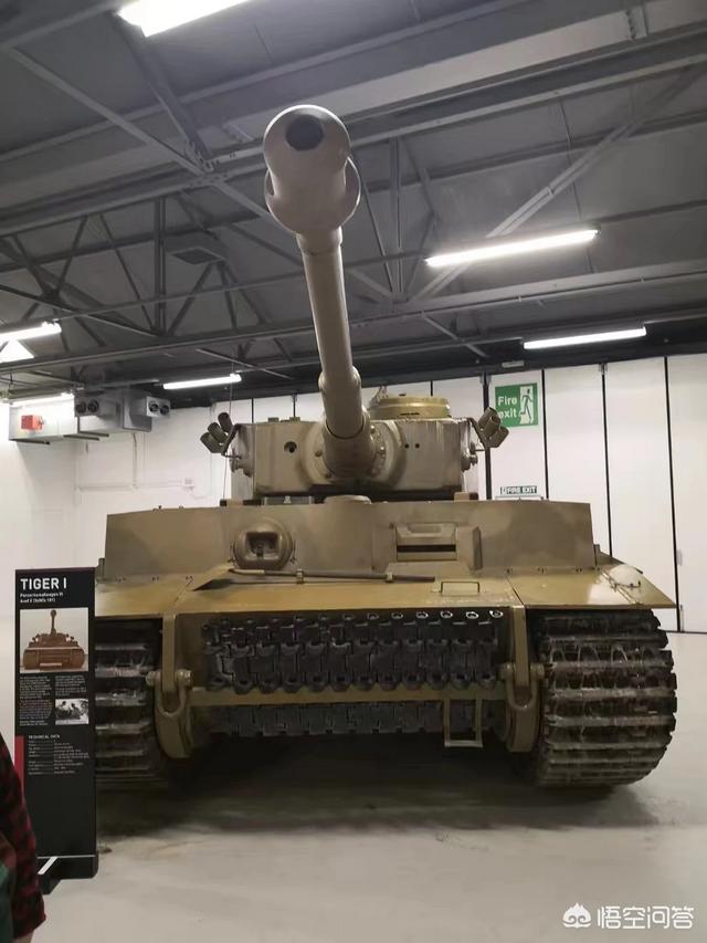 电影狂怒谢尔曼对虎式那场戏,谢尔曼用穿甲弹为什么对虎式正面射击没