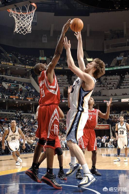 穆托姆博摇手指:NBA里为什么只有穆大叔可以摇手指而不被吹技术犯规？