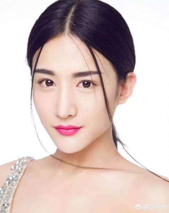 谢娜cos王漫妮:王曼妮就是只能看上马云、马化腾这样的，可是他们会看的上她嘛？