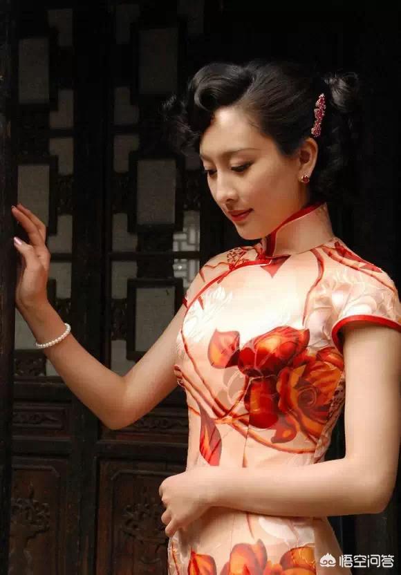 女人适合戴什么玉养人,女性戴翡翠的好处有哪些？