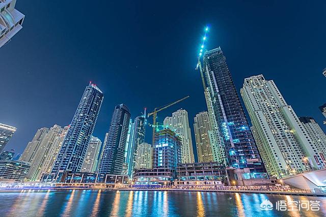吴磊时尚大片曝光:夜景拍摄，使用什么镜头效果最好