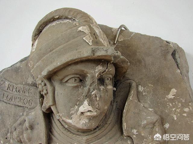 "勇士"比约恩,"白衫"哈夫丹和"蛇眼"西格德率领维京大军为拉格纳赋痧