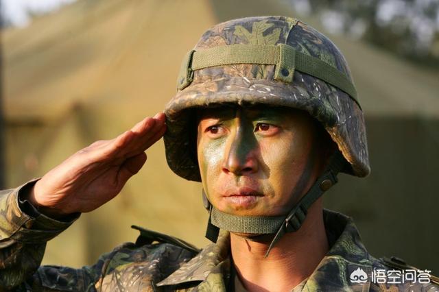 头条问答 - 《士兵突击》里,袁朗为什么不招高城进老a呢?(26个回答)