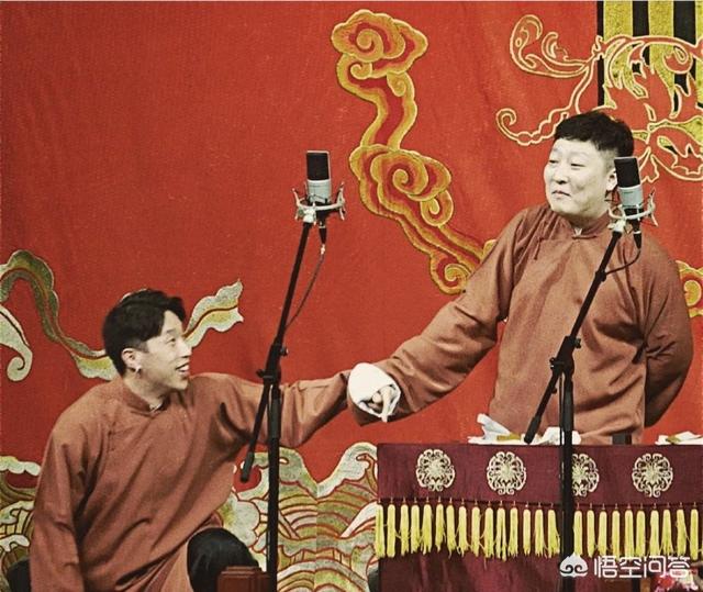 德云社刺绣大褂上热搜,多位演员下场怼粉丝,到底发生了什么事？