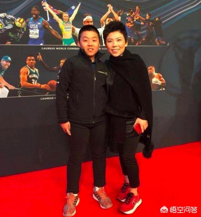 邓亚萍国籍:乒坛名将邓亚萍晒出护照力证自家仍旧是中国国籍，你怎么看