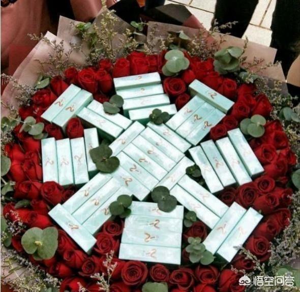 比伯拒绝粉丝礼物:张云雷经常抽粉丝送的香烟，不怕有人在其中做手脚对他不利吗？