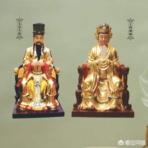 玉皇大帝旁边两位神仙是谁，玉皇大帝姓甚名谁他从哪里来