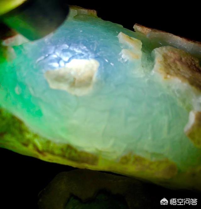 翡翠原石有几种,翡翠原石的类型划分有哪些？