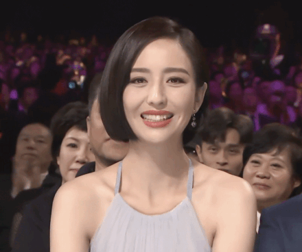 短发型女图片<a href=https://maguai.com/list/50-0-0.html target=_blank class=infotextkey><a href=https://maguai.com/list/50-0-0.html target=_blank class=infotextkey>时尚</a></a>气质:<a href=https://maguai.com/list/50-0-0.html target=_blank class=infotextkey><a href=https://maguai.com/list/50-0-0.html target=_blank class=infotextkey>时尚</a></a>、洋气、减龄的烫发发型有哪些？
