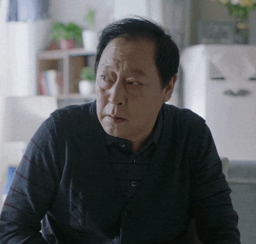 头条问答 - 《都挺好》中,苏爸除了自私,胆小之外,还是非常狡猾的,他