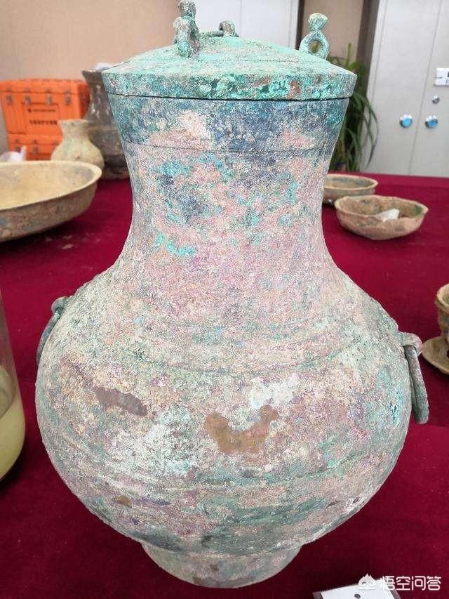 千年古墓走出活女尸:西汉古墓挖出2000年前的“仙药”,小小县令为何也想成仙