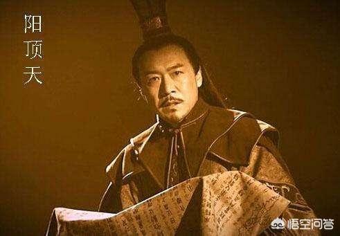 谢逊是成昆的徒弟，阳顶天为什么让谢逊做代教主金毛狮王谢逊？
金毛狮王谢逊？