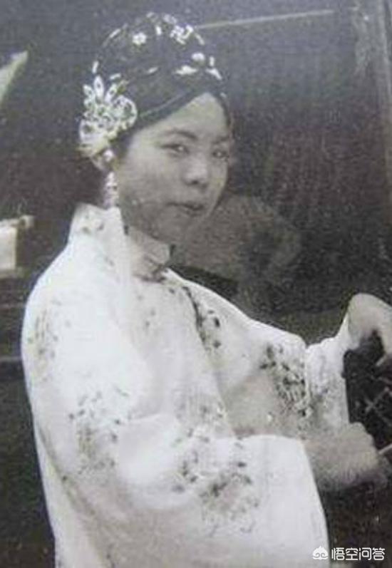 末代皇妃文绣:末代皇帝溥仪的五个老婆，都有着怎样的人生结局？