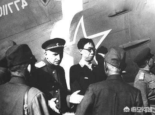 溥仪一天8次，1945年溥仪被俘，苏军是如何知道溥仪坐飞机出逃行踪的