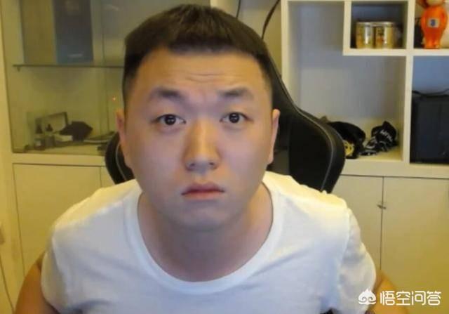 虎牙吃鸡区再获人气主播,官宣秒上热搜,韦神托马斯还坐得住吗？