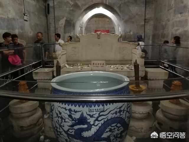 坟墓真实灵异事件:关于身边发生过，亲身经历或者听说过的一些鬼故事？