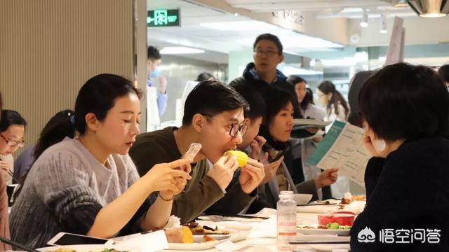 央视食堂是什么样，国外大学的食堂是什么样的