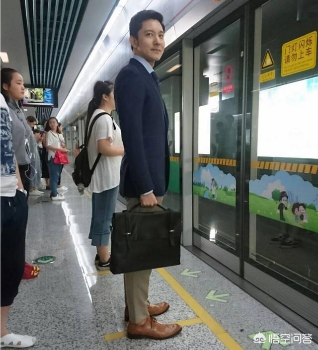 立威廉图片:《绿光森林》要翻拍，还记得满足我们童年对贵族幻想的立威廉吗？