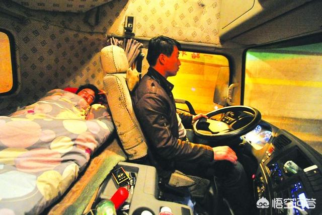 清关北大2012后有些毕业生工资1.2万左右,开挖掘机货车也有1.2万工资,你怎么看？