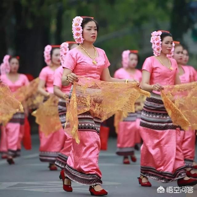 西双版纳泼水节流程（西双版纳泼水节哪天泼水）